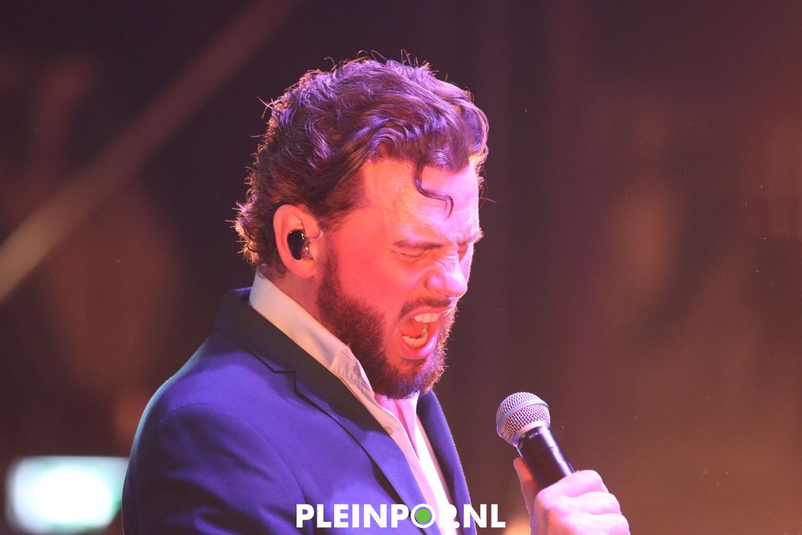 BOUKE & THE ELVIS MATTERS BAND    (34)